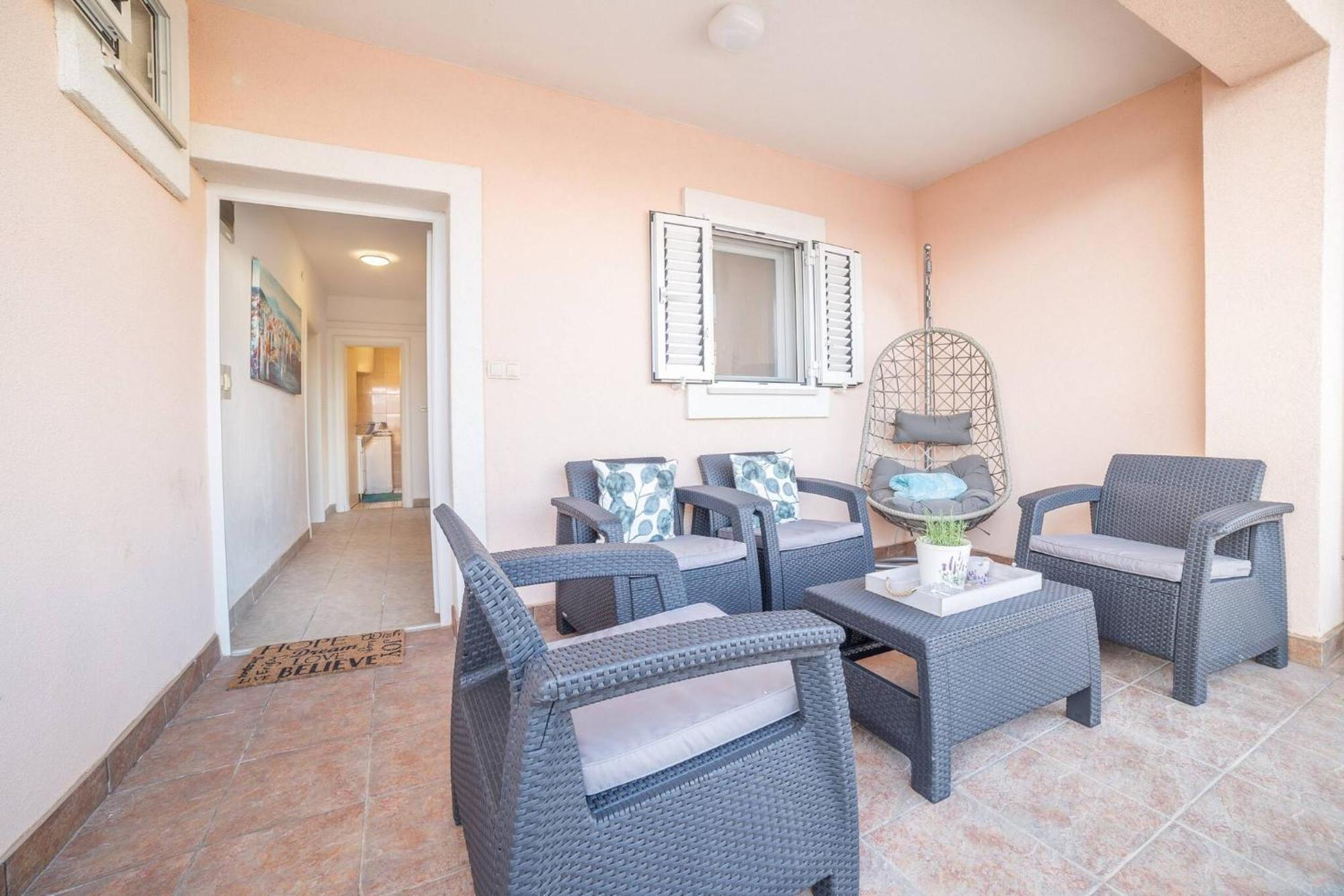 Nikol Lägenhet Vodice Exteriör bild
