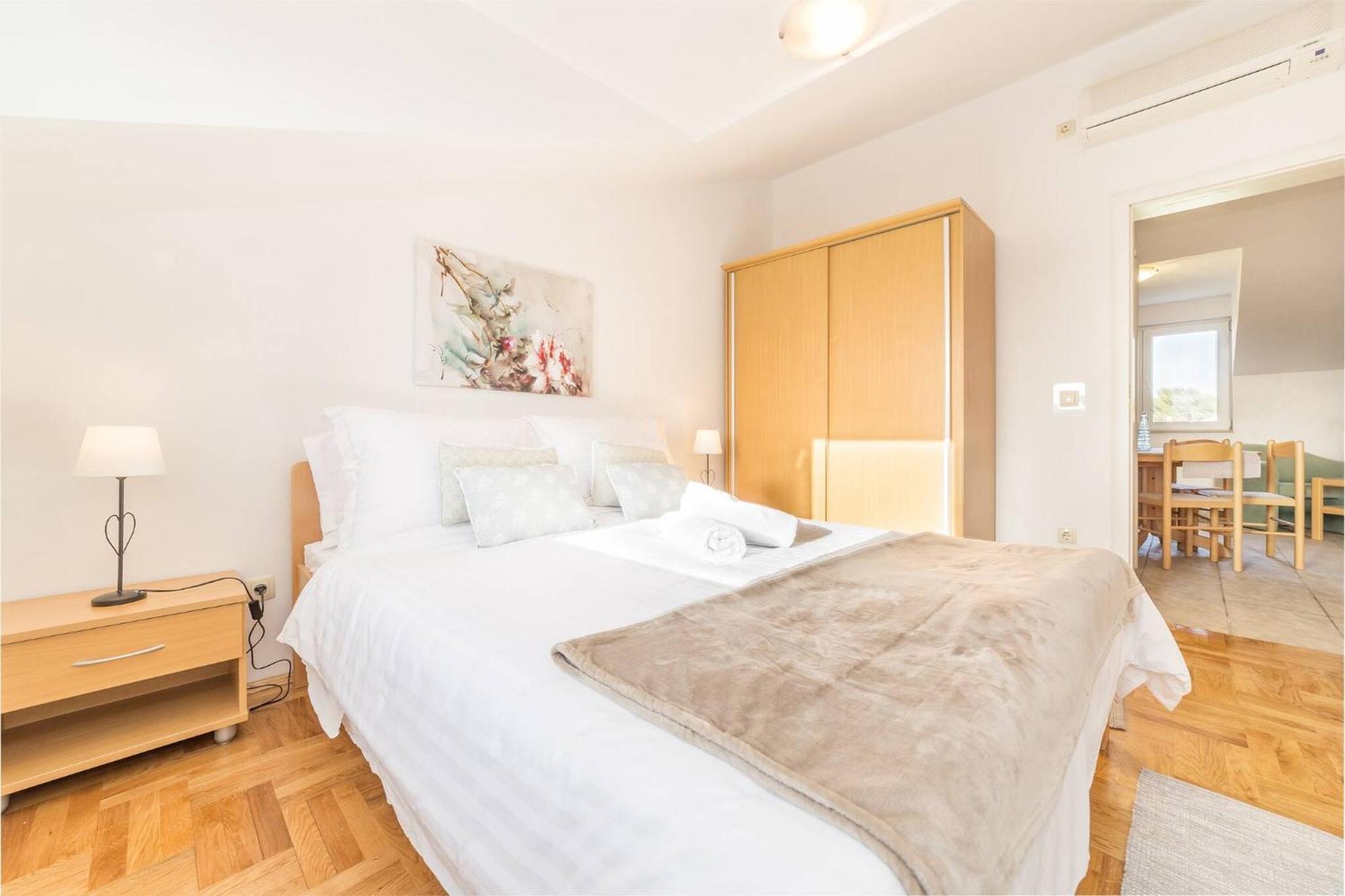 Nikol Lägenhet Vodice Exteriör bild